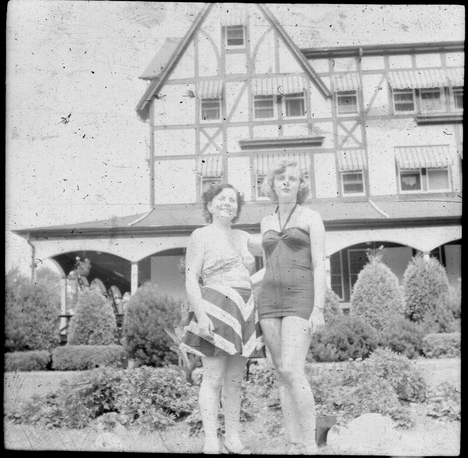 Helen and Stella in Catskills.