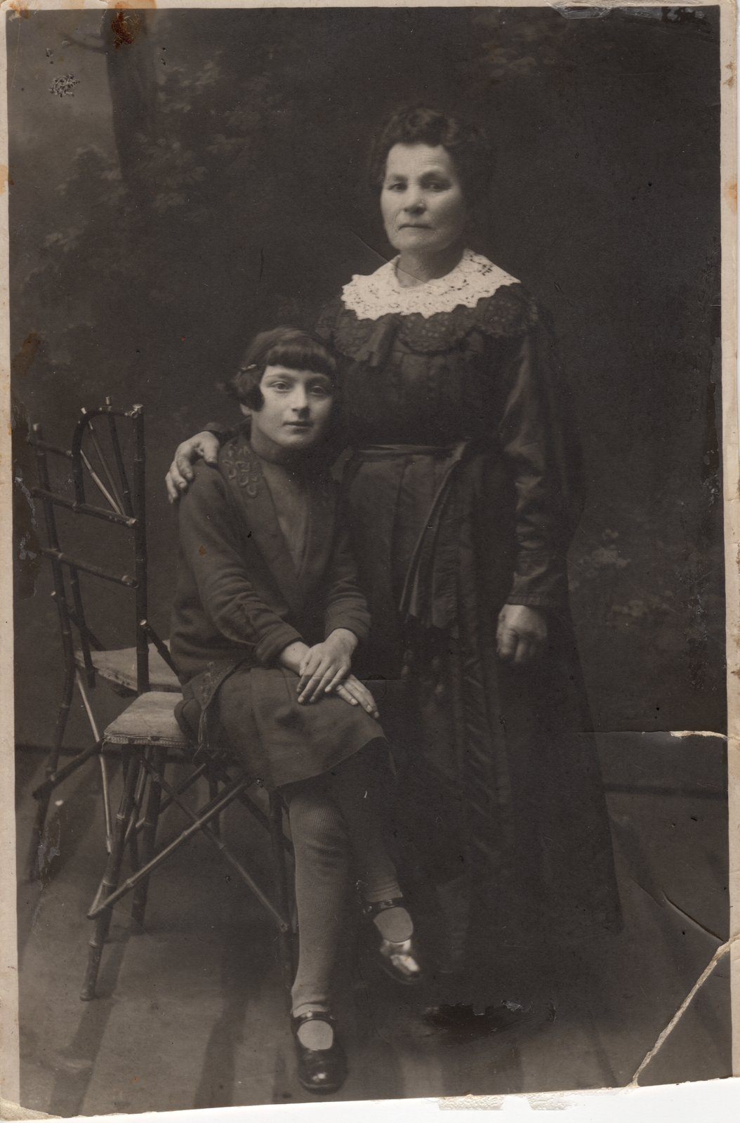 Golde and Child.